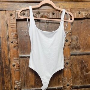 NWT ZARA White Low Back Bodysuit – Size M